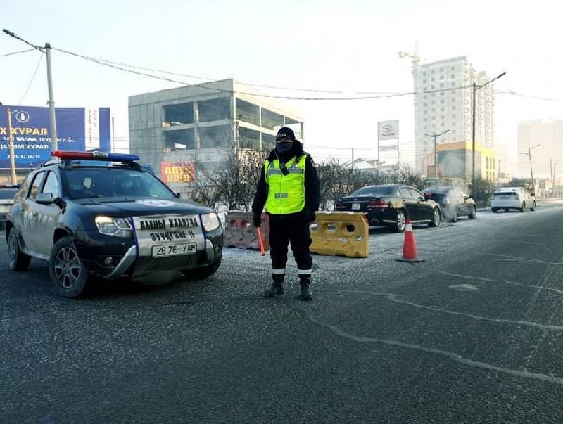 Чингэлтэй дүүрэгт хамгаалалтын үүрэг гүйцэтгэж буй алба хаагчид хүний амь аварчээ